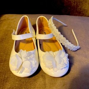 Very very comfortable shoes with headband for weddings or communion